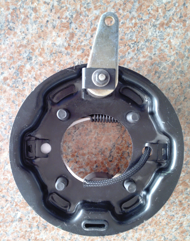 7x1 14 with parking lever 7 inch brake assembly for 2000 lbs trailers.png